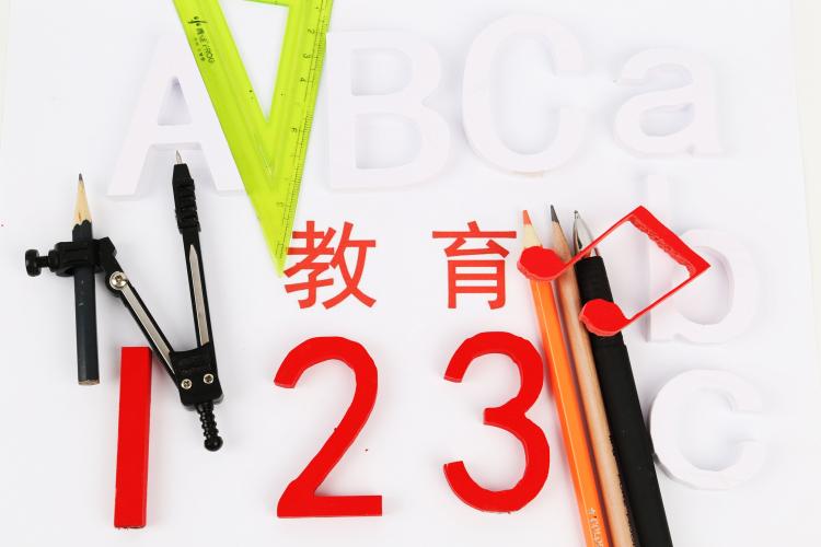 聚焦線下的泡泡少兒、瑞思英語(yǔ)、英孚少兒是如何在混戰(zhàn)的市場(chǎng)中成功突圍的？