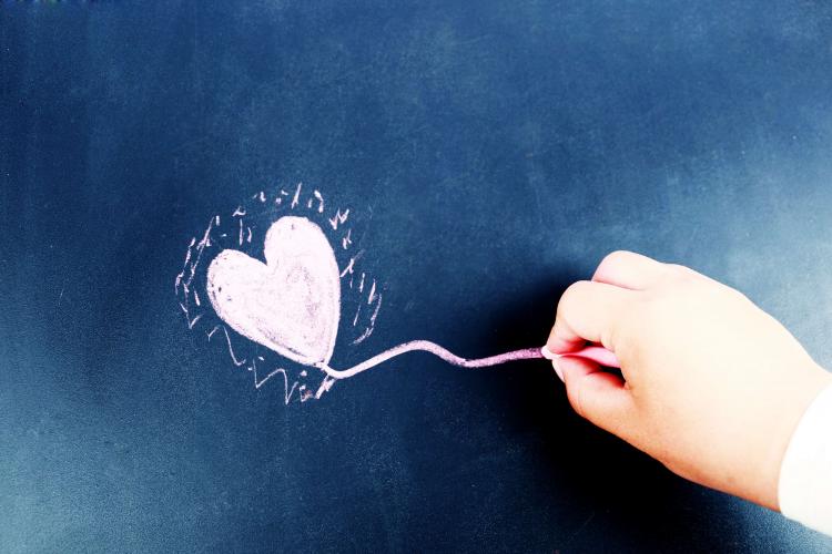 孩子涂鴉 家長們應(yīng)該正確的引導(dǎo)