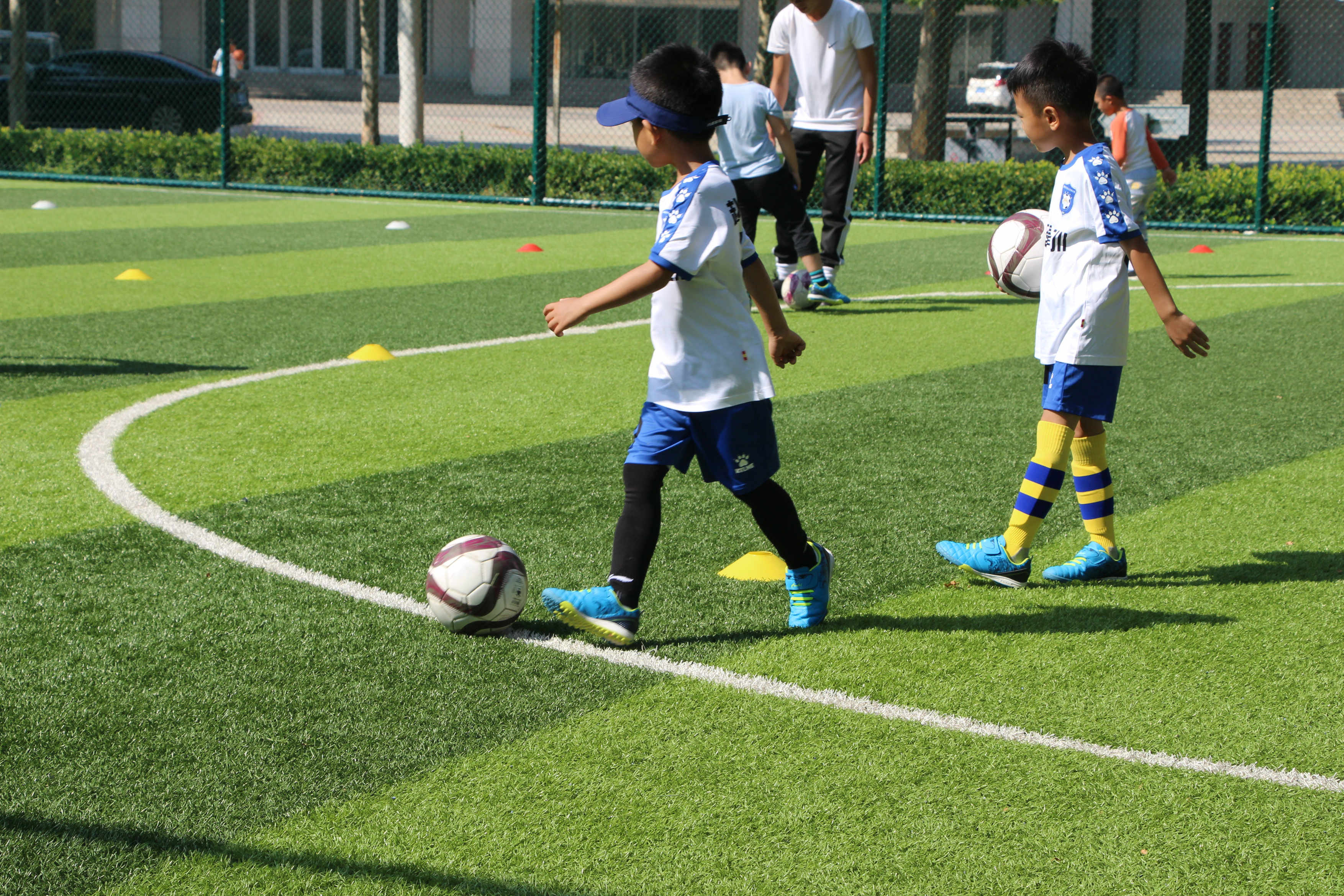 老師應(yīng)該擁有懲戒權(quán)嗎？和家長達(dá)成共識才是重點(diǎn)