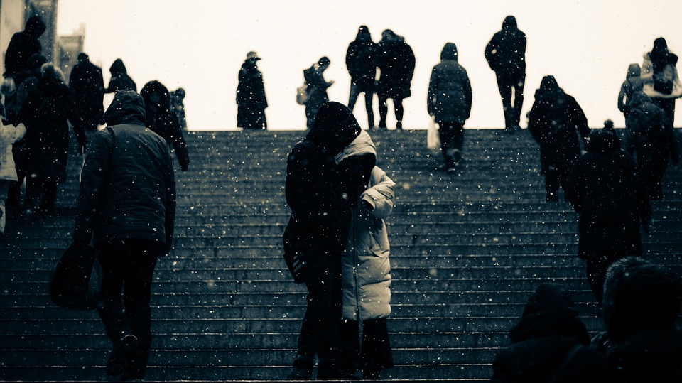 離家千里，他們在默不作聲的愛你