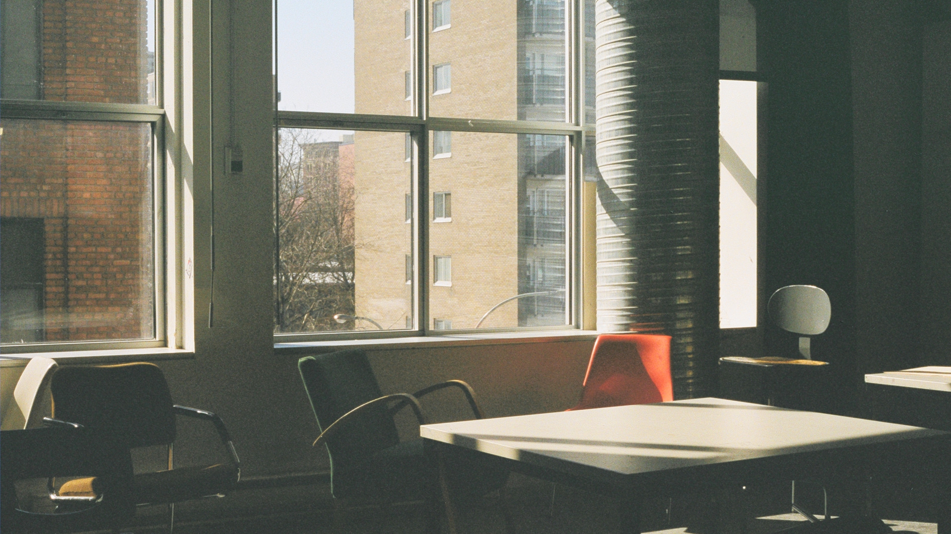 上海養(yǎng)個(gè)孩子到初中要花80萬？看這份報(bào)告怎么說