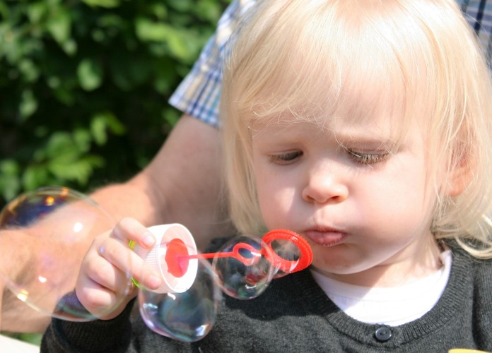 早產(chǎn)兒表現(xiàn)異常、反應(yīng)遲緩應(yīng)警惕腦癱