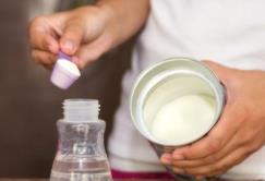 外媒新發(fā)現(xiàn) 嬰兒期過度喂養(yǎng)或加速身體衰老