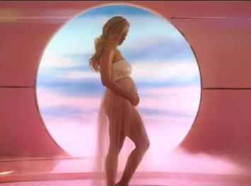 “水果姐”Katy Perry懷孕　新歌MV結(jié)尾秀孕肚