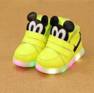 檢測(cè)不合格的童鞋被曝光，其中含有可以致孩子早熟的成分