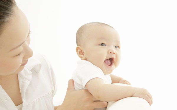 新生兒哭鬧也許是腸絞痛在作怪