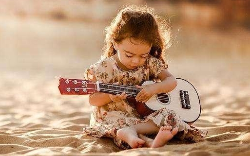 孩子總喜歡一個人玩是孤獨癥嗎?