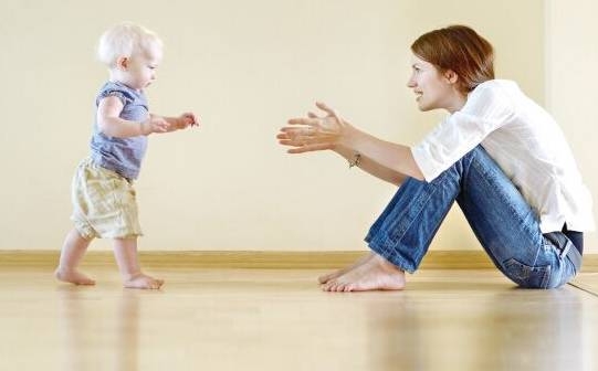 彈跳運動 讓寶寶IQ動起來