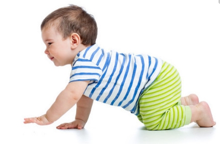 寶寶爬行促進智力發(fā)育