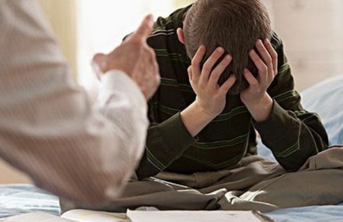 對比式育兒對孩子傷害大 親子關(guān)系也會惡化