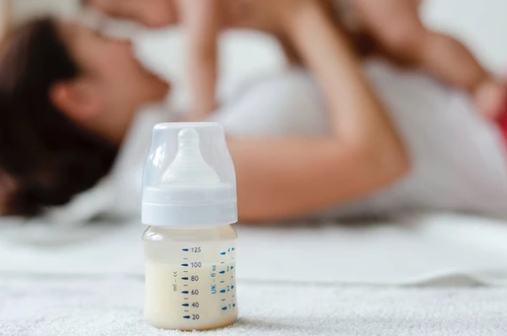 混合喂養(yǎng)寶寶 要堅(jiān)守這2個(gè)原則