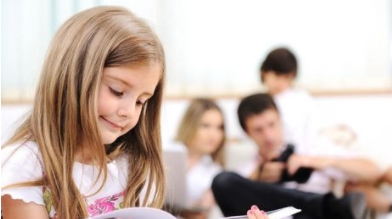 怎樣訓(xùn)練孩子的語(yǔ)言發(fā)育？良好的輔助教材很有效