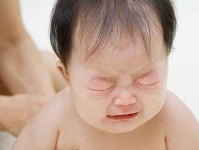 為什么有的孩子長了白頭發(fā) 家長應該怎么辦?