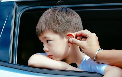 會(huì)說(shuō)話的孩子情商高 如何培養(yǎng)一個(gè)會(huì)說(shuō)話的孩子？