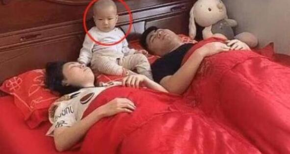 一家三口“午睡照”火了 這屆家長(zhǎng)真難帶