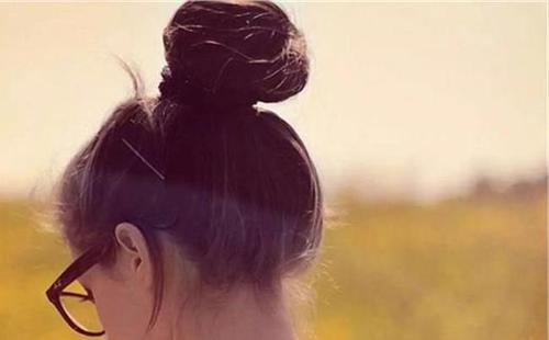 面對(duì)愛(ài)哭的孩子咋辦呢 家長(zhǎng)請(qǐng)尊重女孩的情緒