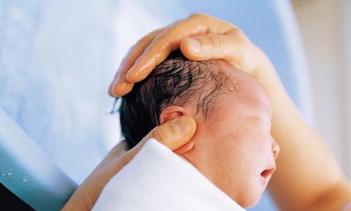 家長(zhǎng)必知：寶寶洗澡不可過(guò)度清洗的五個(gè)部位