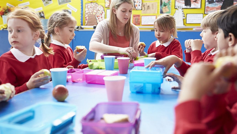 幼兒園小朋友的暑假 收心小攻略對付“野孩子”