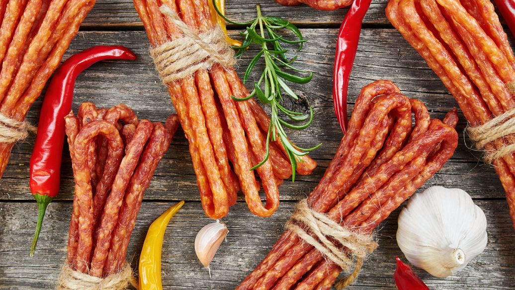 網(wǎng)紅"死神辣條"亂象:食用后致傷 有廠家半年前已關(guān)閉