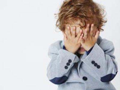 親貝網(wǎng)小編分享：自閉癥的診斷標準到底有哪些?