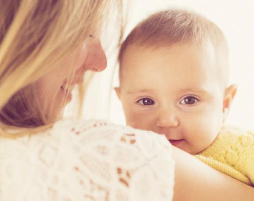 奶奶用土方子給娃治黃疸 導致娃身上長出硬硬的“黑毛”