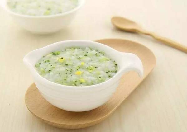 給寶寶添加輔食時常見的幾個誤區(qū)，看看你做過嗎？