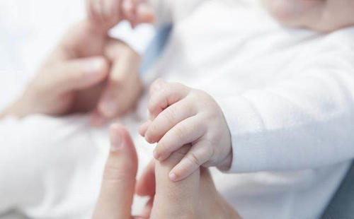 產(chǎn)期臨近的準(zhǔn)媽媽看過來，秋季坐月子你需要注意這些