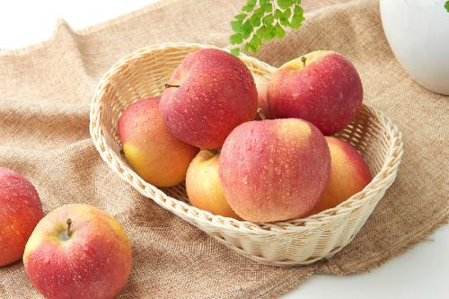 蘋果竟然是天然止咳方，吃對(duì)了止咳效果杠杠的