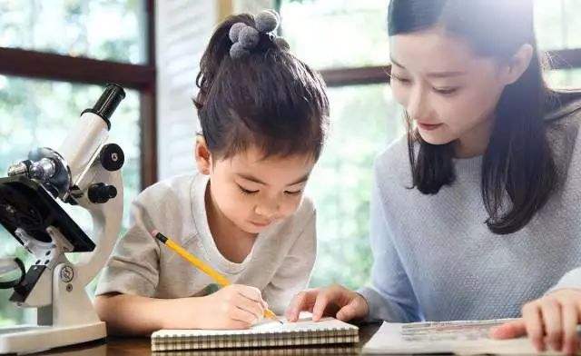 親貝提醒：父母在家輔導(dǎo)孩子作業(yè) 這幾點(diǎn)要注意