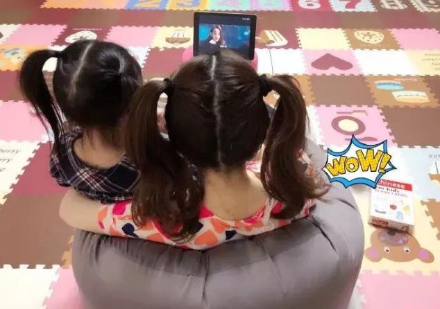 你的親子照太平淡？學(xué)學(xué)明星爹媽的親子時(shí)尚吧！