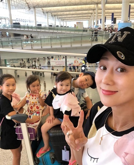 自稱從不坐月子的蔣麗莎，34歲就開始出現(xiàn)后遺癥