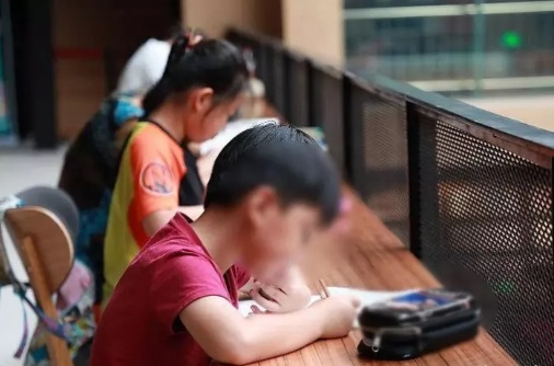 用金錢激勵孩子學習，有哪些“副作用”家長要知道