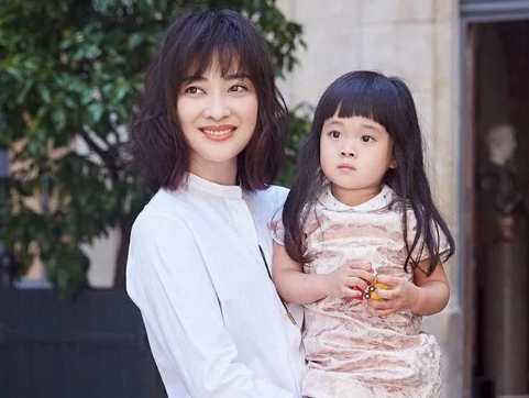 梅婷女兒超市打人拒絕道歉, 以愛之名威脅孩子不可取