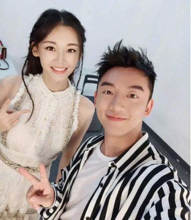 鄭愷愛妻苗苗孕照流出，身材依舊超正點(diǎn)