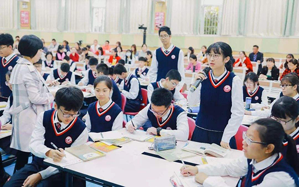 想讓老師多多照顧自家孩子？父母一定要做好這兩件事