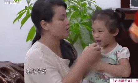 孩子情緒崩潰時(shí)怎么辦？胡可的做法被網(wǎng)友點(diǎn)贊