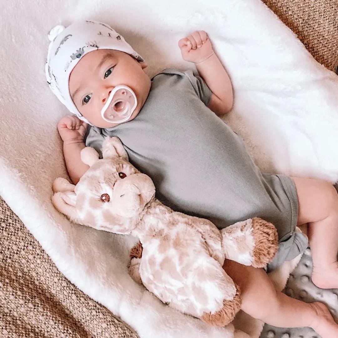 不知道如何挑選奶瓶？這款奶瓶完美滿足你的所有需求！