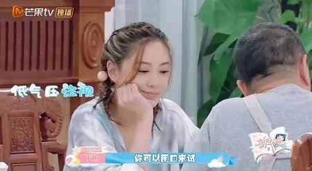 Jasper和應(yīng)采兒學(xué)中文被“逼”哭 ，學(xué)前識(shí)字多少合適？