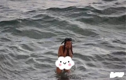 “最強(qiáng)產(chǎn)婦”去海里游泳順便生娃，這位俄羅斯寶媽火了