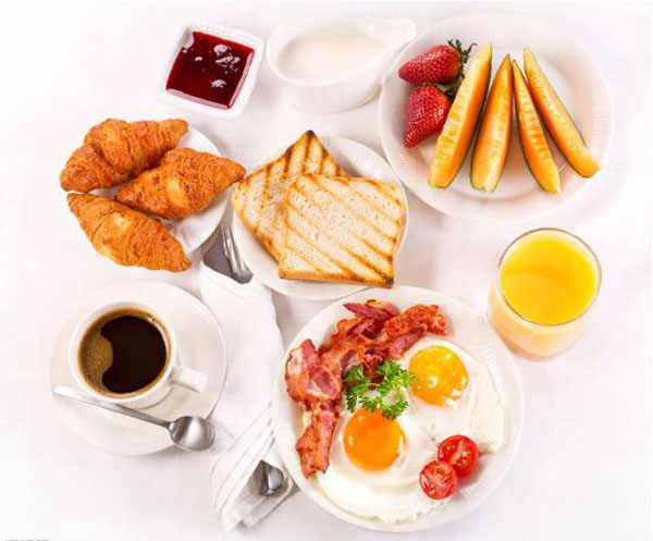 這種早餐敷衍又有害，無(wú)數(shù)中國(guó)家長(zhǎng)仍在給孩子吃