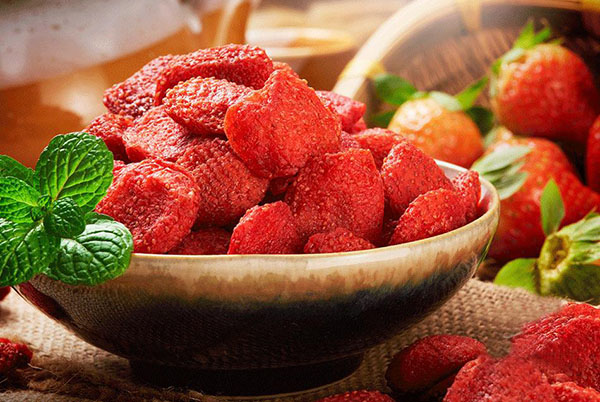 這些看著干凈的零食其實(shí)非常臟，家長(zhǎng)還常買給孩子吃