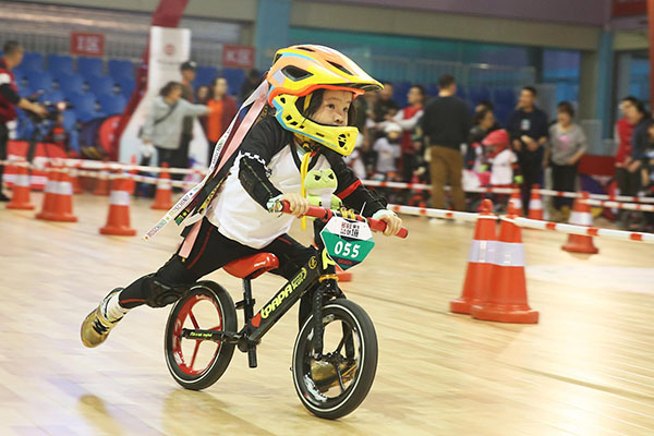 寶寶大了，怎么給寶寶選擇玩具車呢？