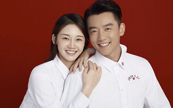 同樣是曬寶寶藝術照，為什么大家對王祖藍和鄭愷的差距這么大？