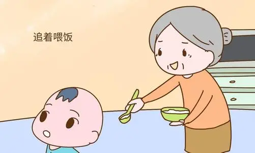 這種喂飯方式正在傷害孩子的健康，家長還不知情