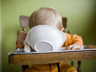 為什么寶寶不愿意安安靜靜坐餐椅吃飯？