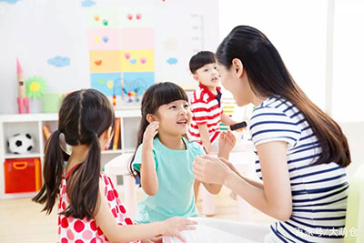 孩子太放得開(kāi)，可能暗示教育方式不當(dāng)