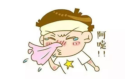 一到換季孩子就容易過(guò)敏，媽媽?xiě)?yīng)該怎么做？