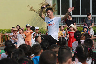 幼兒園教師為何會(huì)男女失衡，原因很簡(jiǎn)單