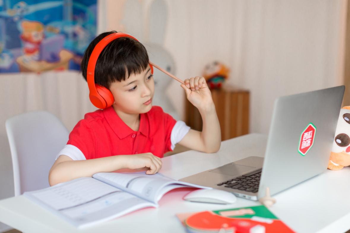 家長(zhǎng)可以從這4點(diǎn)入手讓孩子把精力和智力都用在學(xué)習(xí)上