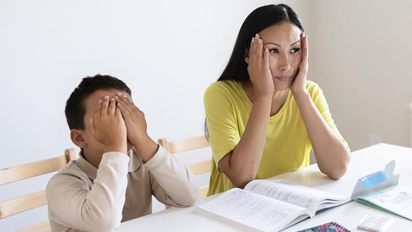 懂點(diǎn)心理學(xué)｜聽(tīng)了育兒專(zhuān)家的話，越來(lái)越不會(huì)帶娃？